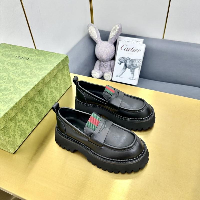 G*u*i casual shoes